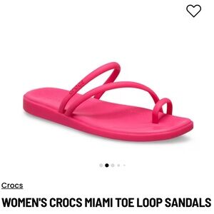 CROCS MIAMI TOE LOOP SANDALS - Dragon Fruit
